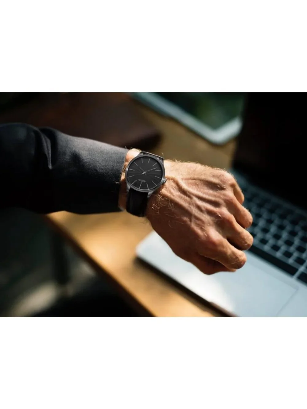 Men's All Black Analog Leather Band Ultra-Thin Minimalist Waterproof Wrist Watch